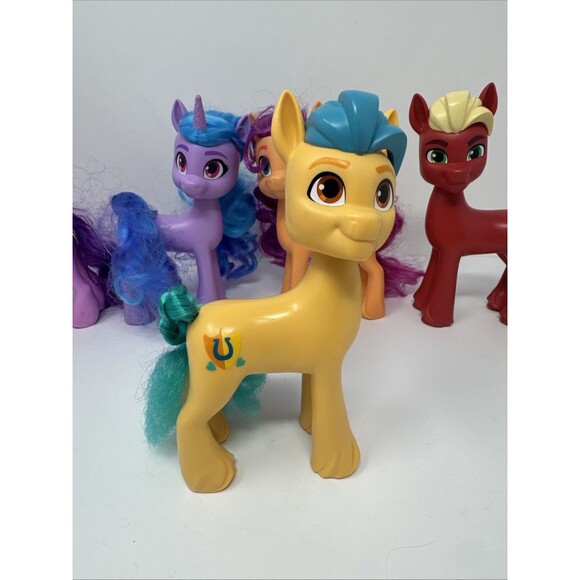 My Little Pony New Generation SHINING ADVENTURES Lot 6 Sprout Hitch Izzy Petals - Picture 2 of 15